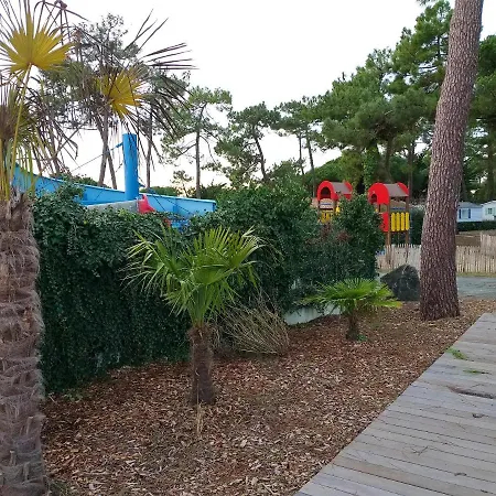 Property With 3 Bedrooms In Sainte Marie De Re With Shared Pool Furnished Garden And Wifi 300 M From The Beach *