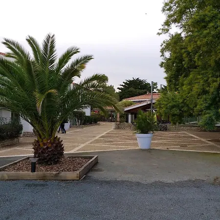 Property With 3 Bedrooms In Sainte Marie De Re With Shared Pool Furnished Garden And Wifi 300 M From The Beach * Sainte-Marie-de-Re